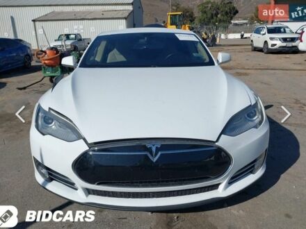 Белый Тесла Модель С, объемом двигателя 0 л и пробегом 200 тыс. км за 9500 $, фото 1 на Automoto.ua