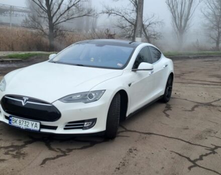 Белый Тесла Модель С, объемом двигателя 0 л и пробегом 164 тыс. км за 15000 $, фото 1 на Automoto.ua