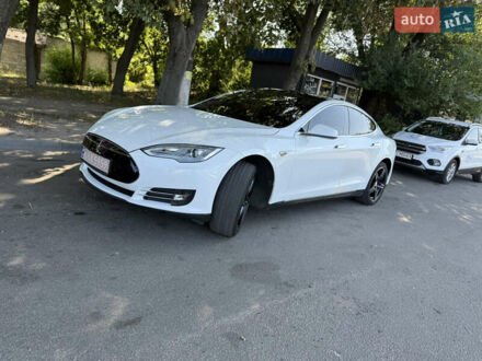 Тесла Модель С 2013 у Дніпро (Дніпропетровську) на Automoto.ua Білий Тесла Модель С, об'ємом двигуна 0 л та пробігом 202 тис. км за 14500 $, фото 1 на Automoto.ua