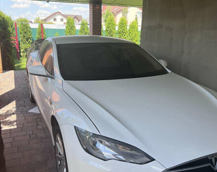 Белый Тесла Модель С, объемом двигателя 0 л и пробегом 138 тыс. км за 12000 $, фото 1 на Automoto.ua