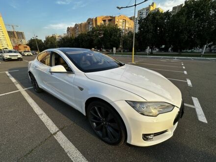 Білий Тесла Модель С, об'ємом двигуна 0 л та пробігом 105 тис. км за 13900 $, фото 1 на Automoto.ua