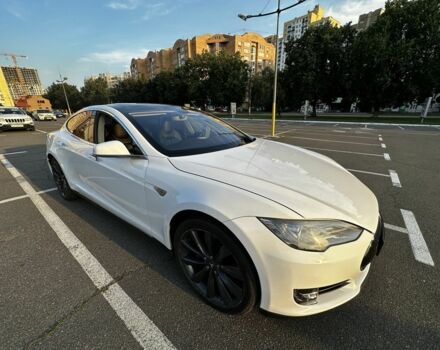 Белый Тесла Модель С, объемом двигателя 0 л и пробегом 105 тыс. км за 15900 $, фото 1 на Automoto.ua