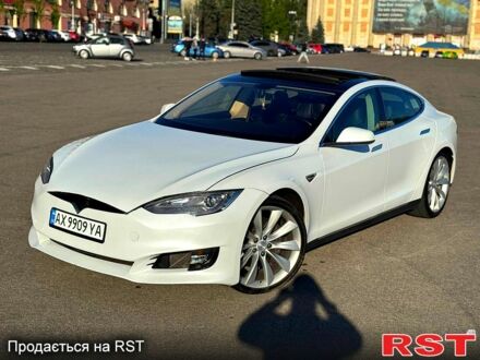 Тесла Модель С 2013 в Харькове на Automoto.ua Белый Тесла Модель С, объемом двигателя 0.31 л и пробегом 168 тыс. км за 15000 $, фото 1 на Automoto.ua