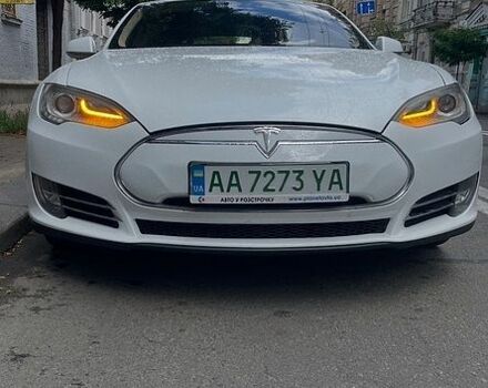 Білий Тесла Модель С, об'ємом двигуна 0 л та пробігом 124 тис. км за 11300 $, фото 1 на Automoto.ua