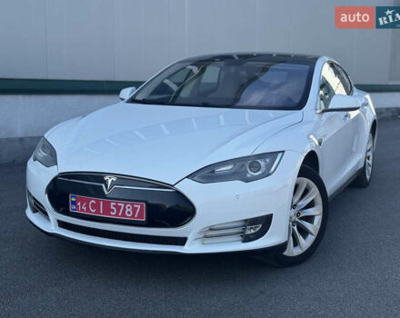 Белый Тесла Модель С, объемом двигателя 0 л и пробегом 120 тыс. км за 12500 $, фото 1 на Automoto.ua