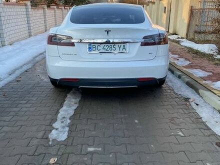 Белый Тесла Модель С, объемом двигателя 0 л и пробегом 100 тыс. км за 13200 $, фото 1 на Automoto.ua