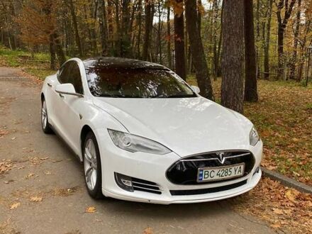 Білий Тесла Модель С, об'ємом двигуна 0 л та пробігом 98 тис. км за 13000 $, фото 1 на Automoto.ua