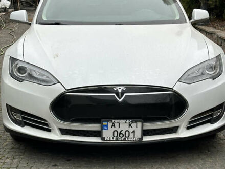 Білий Тесла Модель С, об'ємом двигуна 0 л та пробігом 150 тис. км за 12500 $, фото 1 на Automoto.ua