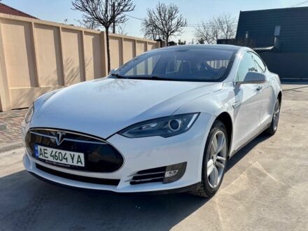 Тесла Модель С 2013 в Павлограде на Automoto.ua Белый Тесла Модель С, объемом двигателя 0 л и пробегом 140 тыс. км за 14500 $, фото 1 на Automoto.ua
