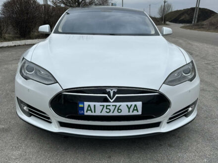 Белый Тесла Модель С, объемом двигателя 0 л и пробегом 177 тыс. км за 12999 $, фото 1 на Automoto.ua