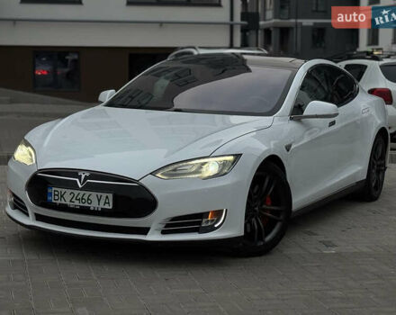 Белый Тесла Модель С, объемом двигателя 0 л и пробегом 259 тыс. км за 10200 $, фото 1 на Automoto.ua