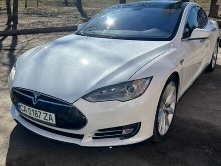 Білий Тесла Модель С, об'ємом двигуна 0 л та пробігом 160 тис. км за 13200 $, фото 1 на Automoto.ua