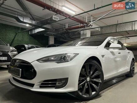 Тесла Модель С 2013 в Киеве на Automoto.ua Белый Тесла Модель С, объемом двигателя 0 л и пробегом 190 тыс. км за 13000 $, фото 1 на Automoto.ua