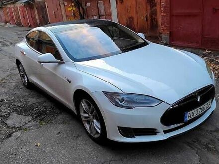 Білий Тесла Модель С, об'ємом двигуна 0 л та пробігом 197 тис. км за 11000 $, фото 1 на Automoto.ua