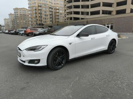Белый Тесла Модель С, объемом двигателя 0 л и пробегом 116 тыс. км за 13800 $, фото 1 на Automoto.ua