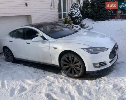 Белый Тесла Модель С, объемом двигателя 0 л и пробегом 254 тыс. км за 12900 $, фото 1 на Automoto.ua