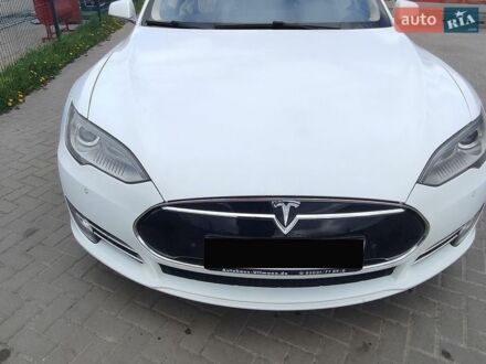 Белый Тесла Модель С, объемом двигателя 0 л и пробегом 230 тыс. км за 11000 $, фото 1 на Automoto.ua