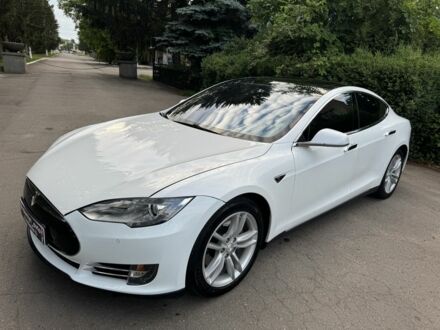 Тесла Модель С 2014 у Умани на Automoto.ua Білий Тесла Модель С, об'ємом двигуна 0 л та пробігом 100 тис. км за 14450 $, фото 1 на Automoto.ua