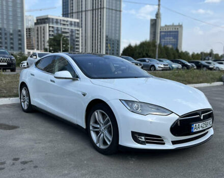 Белый Тесла Модель С, объемом двигателя 0 л и пробегом 199 тыс. км за 12600 $, фото 1 на Automoto.ua