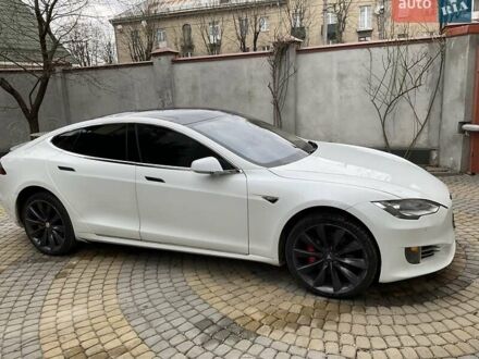 Белый Тесла Модель С, объемом двигателя 0 л и пробегом 199 тыс. км за 12900 $, фото 1 на Automoto.ua