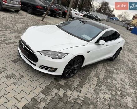 Белый Тесла Модель С, объемом двигателя 0 л и пробегом 170 тыс. км за 12700 $, фото 1 на Automoto.ua