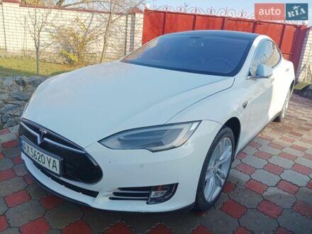 Белый Тесла Модель С, объемом двигателя 0 л и пробегом 305 тыс. км за 14007 $, фото 1 на Automoto.ua