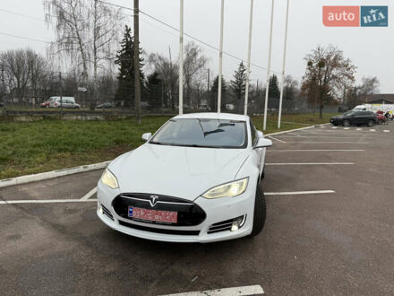 Белый Тесла Модель С, объемом двигателя 0 л и пробегом 217 тыс. км за 11200 $, фото 1 на Automoto.ua