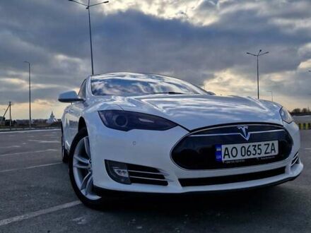 Тесла Модель С 2014 в Львове на Automoto.ua Белый Тесла Модель С, объемом двигателя 0 л и пробегом 201 тыс. км за 11500 $, фото 1 на Automoto.ua