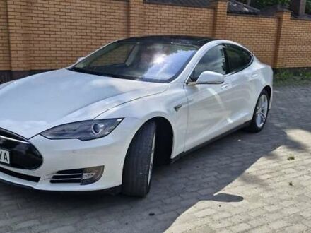 Тесла Модель С 2014 в Красилове на Automoto.ua Белый Тесла Модель С, объемом двигателя 0 л и пробегом 220 тыс. км за 14999 $, фото 1 на Automoto.ua