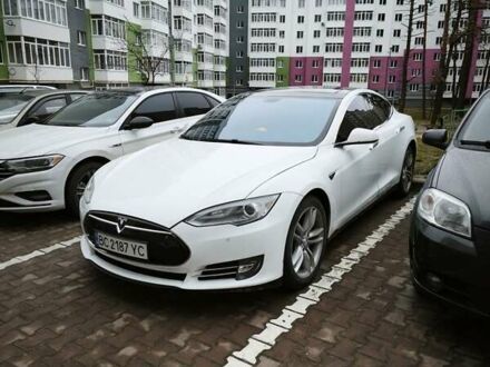 Белый Тесла Модель С, объемом двигателя 0 л и пробегом 148 тыс. км за 14200 $, фото 1 на Automoto.ua