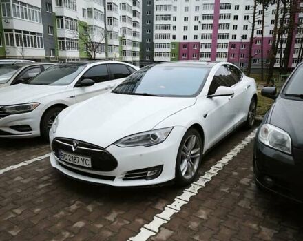 Белый Тесла Модель С, объемом двигателя 0 л и пробегом 148 тыс. км за 14200 $, фото 1 на Automoto.ua