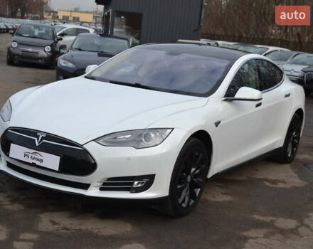 Белый Тесла Модель С, объемом двигателя 0 л и пробегом 204 тыс. км за 12999 $, фото 1 на Automoto.ua
