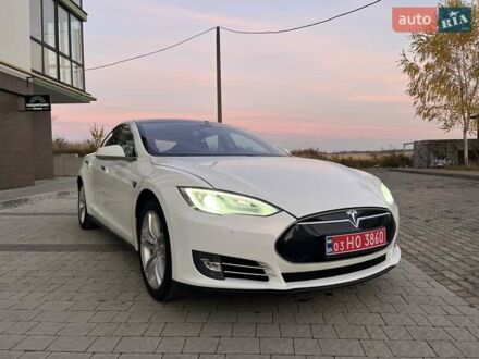 Белый Тесла Модель С, объемом двигателя 0 л и пробегом 268 тыс. км за 12300 $, фото 1 на Automoto.ua