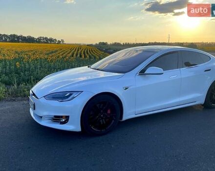 Белый Тесла Модель С, объемом двигателя 0 л и пробегом 168 тыс. км за 14500 $, фото 1 на Automoto.ua