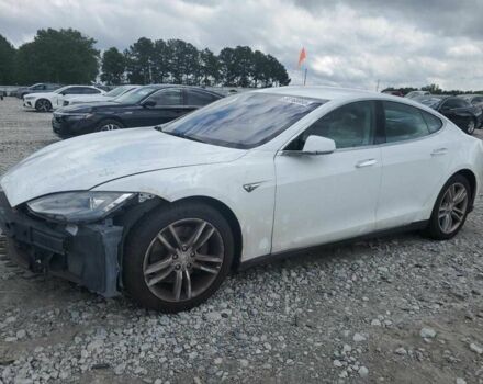 Белый Тесла Модель С, объемом двигателя 0 л и пробегом 67 тыс. км за 3500 $, фото 1 на Automoto.ua