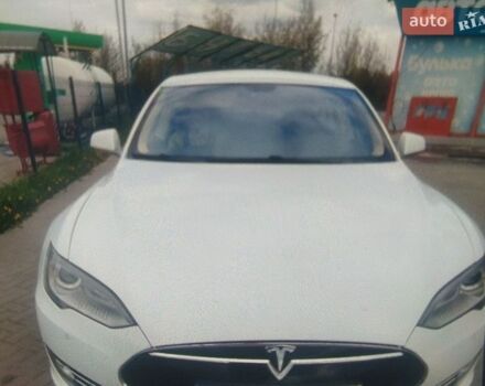 Белый Тесла Модель С, объемом двигателя 0 л и пробегом 230 тыс. км за 11250 $, фото 1 на Automoto.ua