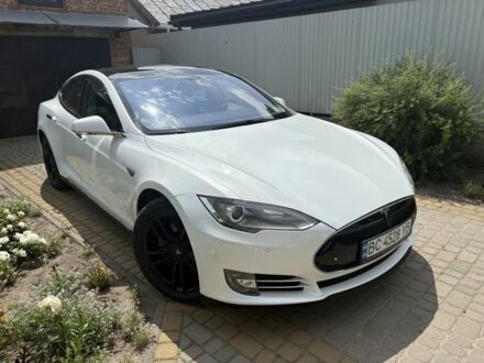 Тесла Модель С 2014 в Львове на Automoto.ua Белый Тесла Модель С, объемом двигателя 0 л и пробегом 188 тыс. км за 14000 $, фото 1 на Automoto.ua