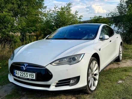 Белый Тесла Модель С, объемом двигателя 0 л и пробегом 212 тыс. км за 12544 $, фото 1 на Automoto.ua