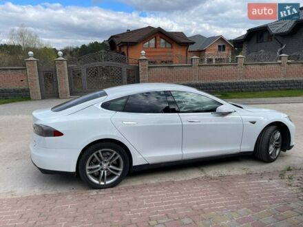 Белый Тесла Модель С, объемом двигателя 0 л и пробегом 165 тыс. км за 13500 $, фото 1 на Automoto.ua
