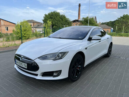 Тесла Модель С 2014 у Житомирі на Automoto.ua Білий Тесла Модель С, об'ємом двигуна 0 л та пробігом 275 тис. км за 15500 $, фото 1 на Automoto.ua