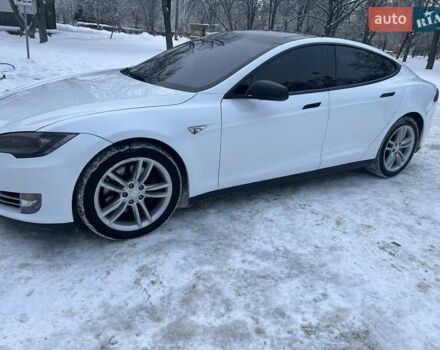 Білий Тесла Модель С, об'ємом двигуна 0 л та пробігом 150 тис. км за 12500 $, фото 1 на Automoto.ua