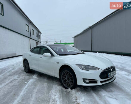 Белый Тесла Модель С, объемом двигателя 0 л и пробегом 80 тыс. км за 12900 $, фото 1 на Automoto.ua