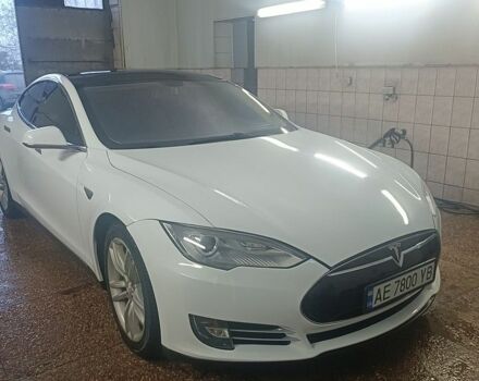 Белый Тесла Модель С, объемом двигателя 0 л и пробегом 190 тыс. км за 12800 $, фото 1 на Automoto.ua