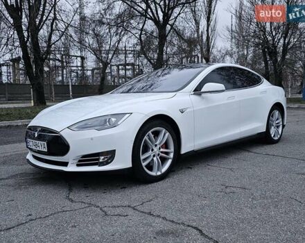 Белый Тесла Модель С, объемом двигателя 0 л и пробегом 69 тыс. км за 17999 $, фото 1 на Automoto.ua