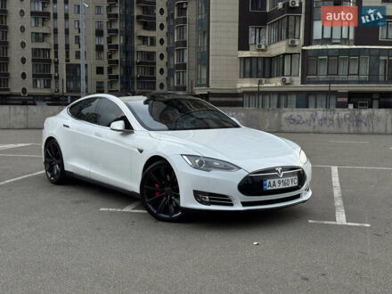 Белый Тесла Модель С, объемом двигателя 0 л и пробегом 111 тыс. км за 16000 $, фото 1 на Automoto.ua