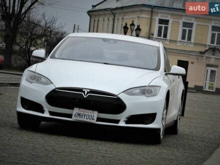 Білий Тесла Модель С, об'ємом двигуна 0 л та пробігом 85 тис. км за 13800 $, фото 1 на Automoto.ua