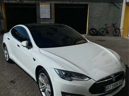 Тесла Модель С 2015 у Івано-Франківську на Automoto.ua Білий Тесла Модель С, об'ємом двигуна 0 л та пробігом 200 тис. км за 11990 $, фото 1 на Automoto.ua