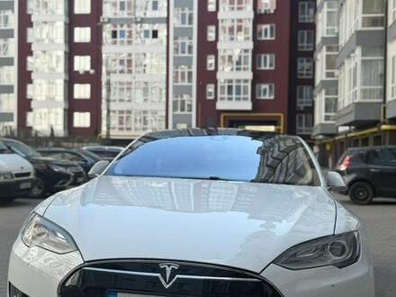 Белый Тесла Модель С, объемом двигателя 0 л и пробегом 228 тыс. км за 12300 $, фото 1 на Automoto.ua