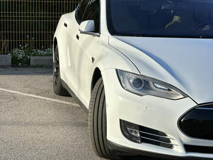 Білий Тесла Модель С, об'ємом двигуна 0 л та пробігом 110 тис. км за 21000 $, фото 1 на Automoto.ua