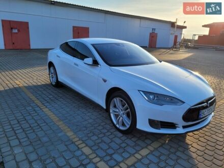 Белый Тесла Модель С, объемом двигателя 0 л и пробегом 220 тыс. км за 13900 $, фото 1 на Automoto.ua